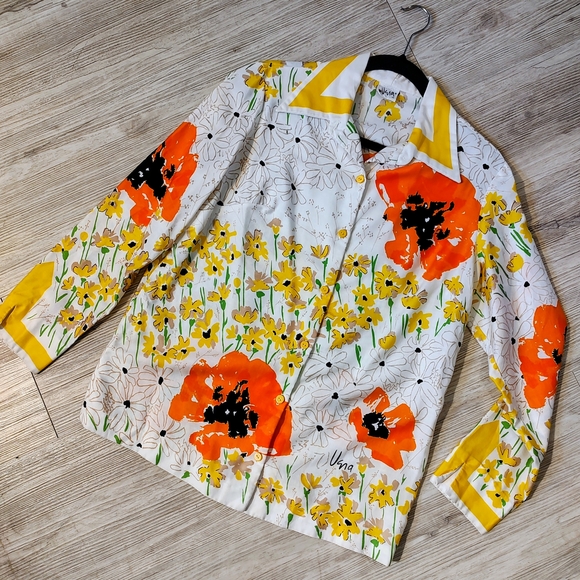 Vintage Vera Bottom Up Blouse Vibrant Floral Design Circa 1960s Med - Picture 1 of 9